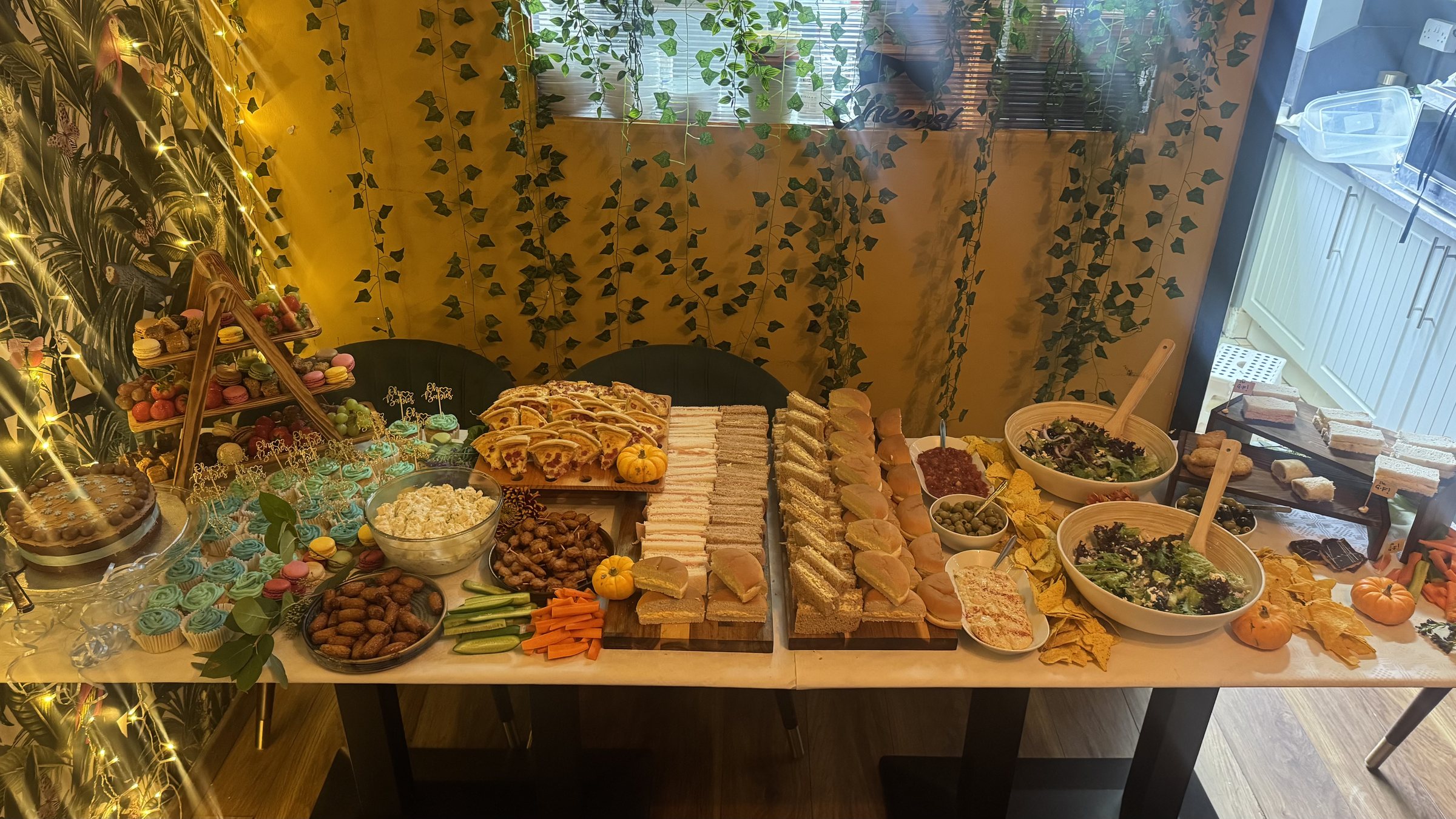 Full grazing table by Elhils Grazing